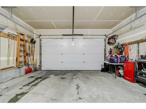 358 Mt Sundance Landing West, Lethbridge, AB - Indoor Photo Showing Garage