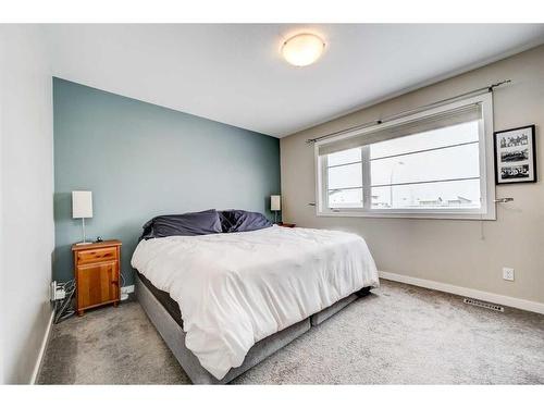 358 Mt Sundance Landing West, Lethbridge, AB - Indoor Photo Showing Bedroom