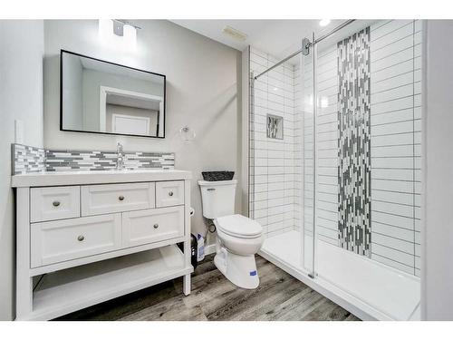 358 Mt Sundance Landing West, Lethbridge, AB - Indoor Photo Showing Bathroom