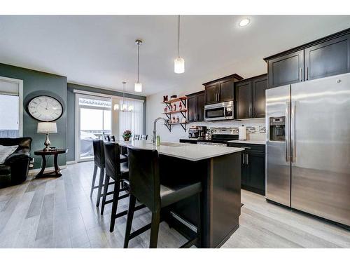 358 Mt Sundance Landing West, Lethbridge, AB - Indoor Photo Showing Kitchen With Upgraded Kitchen