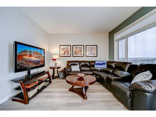 358 Mt Sundance Landing West, Lethbridge, AB - Indoor Photo Showing Living Room