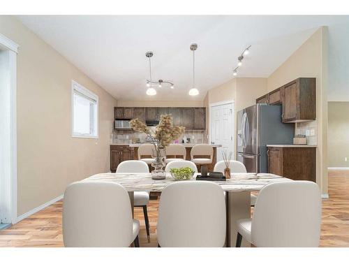 129 Mt Sundance Crescent West, Lethbridge, AB - Indoor Photo Showing Dining Room