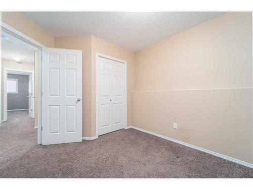 129 Mt Sundance Crescent West, Lethbridge, AB - Indoor Photo Showing Other Room