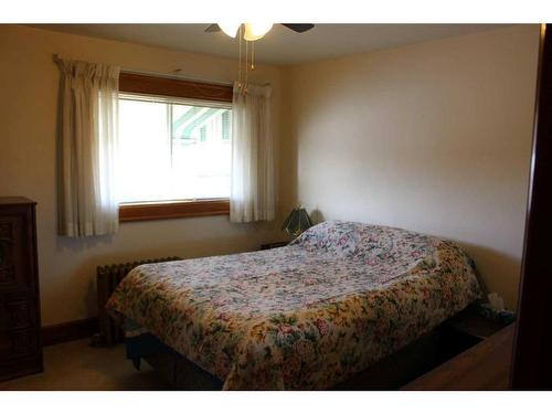 134004 Rg Rd 223, Rural Vulcan County, AB - Indoor Photo Showing Bedroom