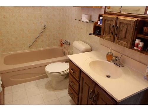 134004 Rg Rd 223, Rural Vulcan County, AB - Indoor Photo Showing Bathroom