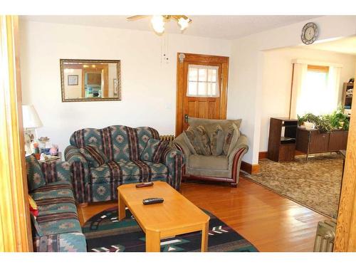 134004 Rg Rd 223, Rural Vulcan County, AB - Indoor Photo Showing Living Room