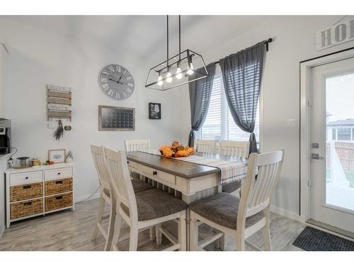 19 Montrose Way West, Lethbridge, AB - Indoor Photo Showing Dining Room