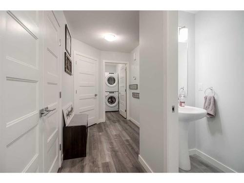 19 Montrose Way West, Lethbridge, AB - Indoor Photo Showing Laundry Room