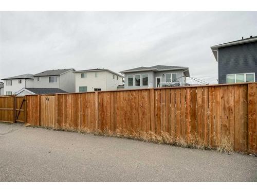 19 Montrose Way West, Lethbridge, AB - Outdoor