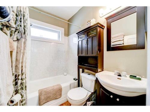 13250 19 Avenue, Blairmore, AB - Indoor Photo Showing Bathroom