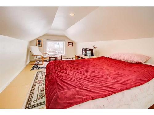 13250 19 Avenue, Blairmore, AB - Indoor Photo Showing Bedroom