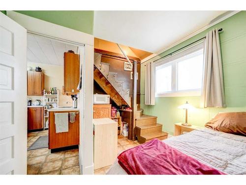 13250 19 Avenue, Blairmore, AB - Indoor Photo Showing Bedroom