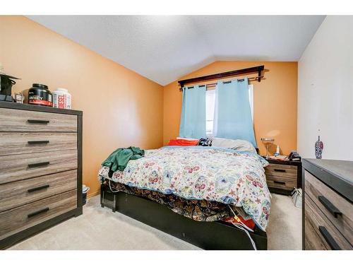 1968 Parkside Boulevard, Coaldale, AB - Indoor Photo Showing Bedroom