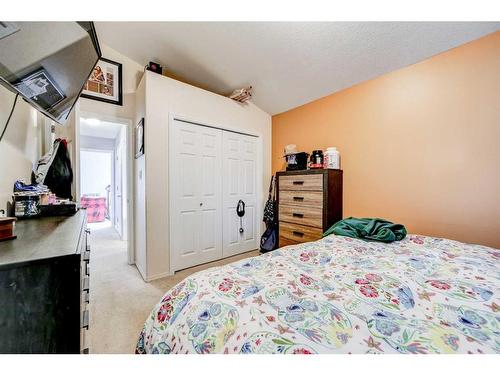 1968 Parkside Boulevard, Coaldale, AB - Indoor Photo Showing Bedroom