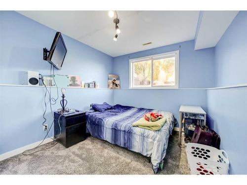 1968 Parkside Boulevard, Coaldale, AB - Indoor Photo Showing Bedroom