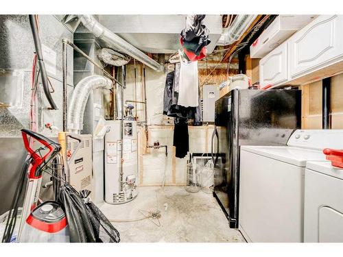 1968 Parkside Boulevard, Coaldale, AB - Indoor Photo Showing Laundry Room