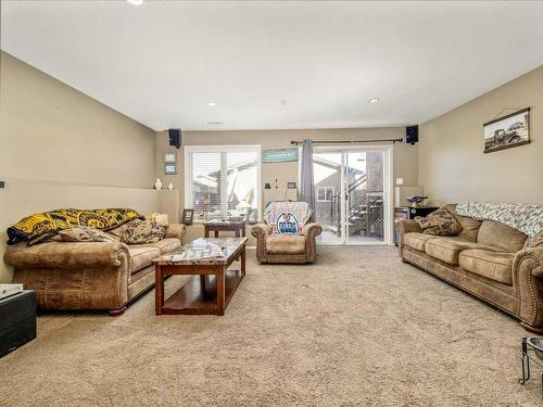 303 Twinriver Road West, Lethbridge, AB - Indoor Photo Showing Living Room