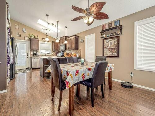 303 Twinriver Road West, Lethbridge, AB - Indoor Photo Showing Dining Room