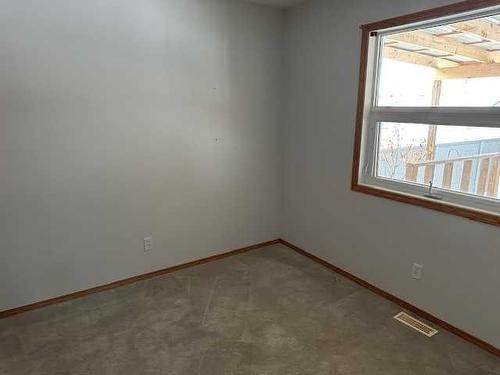 256 4Th Avenue West, Cardston, AB - Indoor Photo Showing Other Room