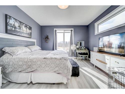 22510 31 Avenue, Bellevue, AB - Indoor Photo Showing Bedroom