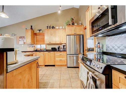 11 Ironstone Dr, Coleman, AB - Indoor Photo Showing Kitchen