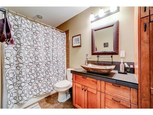 11 Ironstone Dr, Coleman, AB - Indoor Photo Showing Bathroom