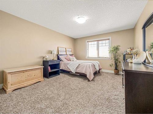 496 Arbourwood Terrace South, Lethbridge, AB - Indoor Photo Showing Bedroom