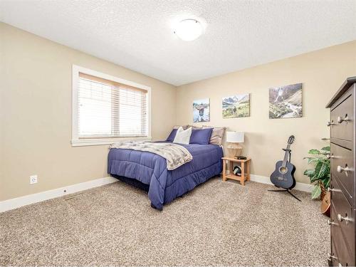 496 Arbourwood Terrace South, Lethbridge, AB - Indoor Photo Showing Bedroom