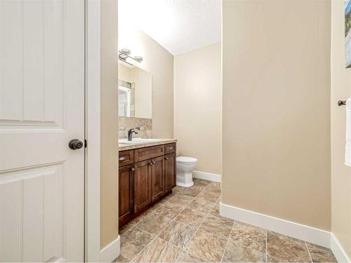 496 Arbourwood Terrace South, Lethbridge, AB - Indoor Photo Showing Bathroom