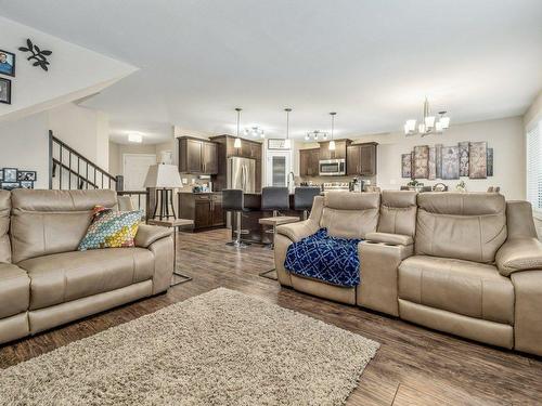 39 Moonlight Boulevard West, Lethbridge, AB - Indoor Photo Showing Living Room