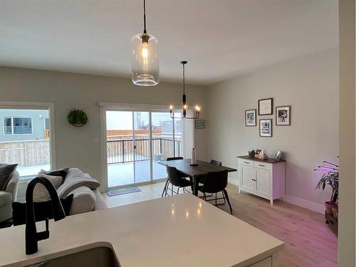 131 Goldenrod Road West, Lethbridge, AB - Indoor Photo Showing Dining Room