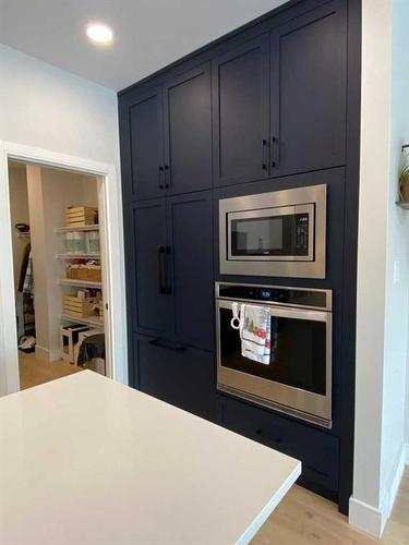 131 Goldenrod Road West, Lethbridge, AB - Indoor Photo Showing Kitchen