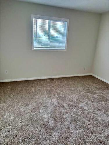 90 Chilcotin Road West, Lethbridge, AB - Indoor Photo Showing Other Room