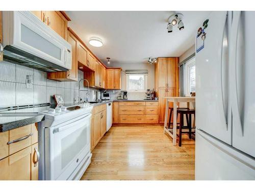 20803 24 Avenue, Bellevue, AB - Indoor Photo Showing Kitchen