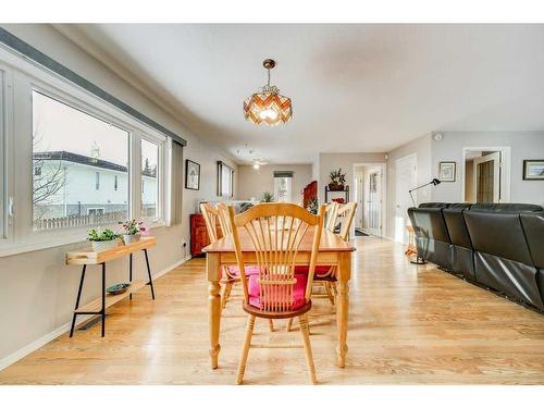 20803 24 Avenue, Bellevue, AB - Indoor Photo Showing Dining Room