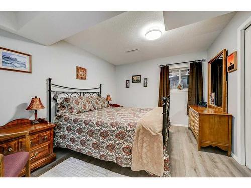 20803 24 Avenue, Bellevue, AB - Indoor Photo Showing Bedroom