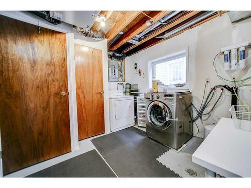 20803 24 Avenue, Bellevue, AB - Indoor Photo Showing Laundry Room