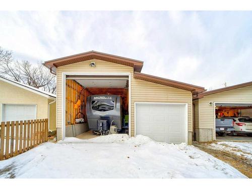 20803 24 Avenue, Bellevue, AB - Outdoor