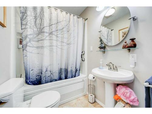 20803 24 Avenue, Bellevue, AB - Indoor Photo Showing Bathroom