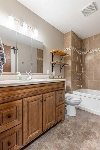 2114 16A Avenue, Coaldale, AB - Indoor Photo Showing Bathroom