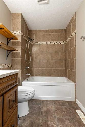 2114 16A Avenue, Coaldale, AB - Indoor Photo Showing Bathroom