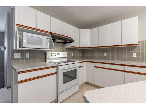 2114 16A Avenue, Coaldale, AB - Indoor Photo Showing Kitchen