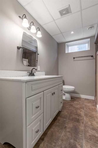 2114 16A Avenue, Coaldale, AB - Indoor Photo Showing Bathroom