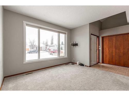 2114 16A Avenue, Coaldale, AB - Indoor Photo Showing Other Room