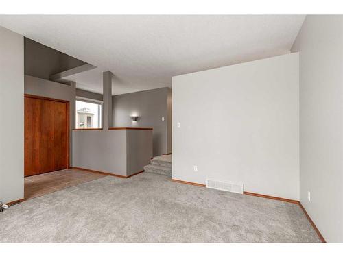 2114 16A Avenue, Coaldale, AB - Indoor Photo Showing Other Room