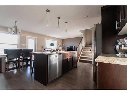 354 Mt Sundance Landing West, Lethbridge, AB - Indoor Photo Showing Kitchen