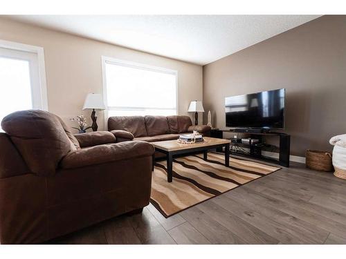 354 Mt Sundance Landing West, Lethbridge, AB - Indoor Photo Showing Living Room