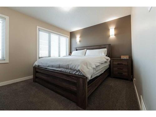 354 Mt Sundance Landing West, Lethbridge, AB - Indoor Photo Showing Bedroom