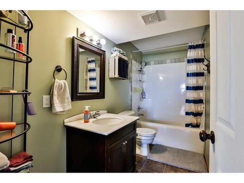 152081 Range Road 222, Champion, AB - Indoor Photo Showing Bathroom