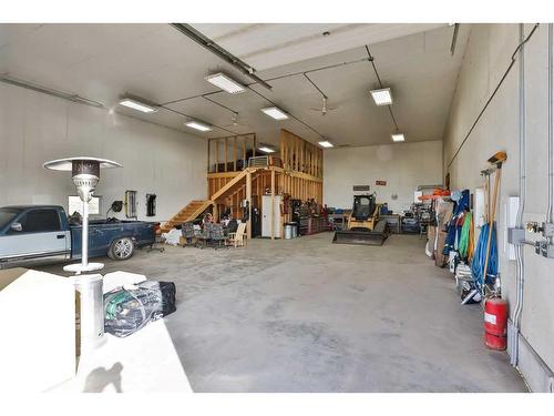 152081 Range Road 222, Champion, AB - Indoor Photo Showing Garage